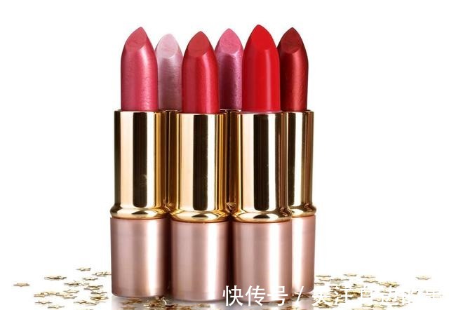 香精 接吻前女生需要擦掉口红吗!