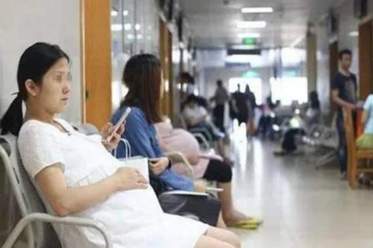 分寸|做四维时,医生使劲按压肚子对宝宝有没有伤害?医生:我自有分寸