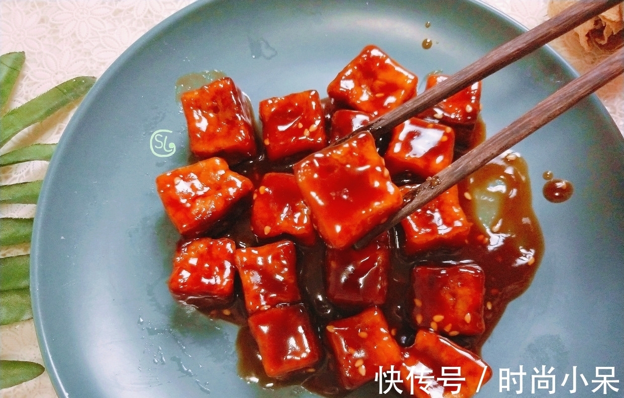 家人|豆腐简单又好吃的做法，外酥里嫩，酸甜可口，家人都爱吃