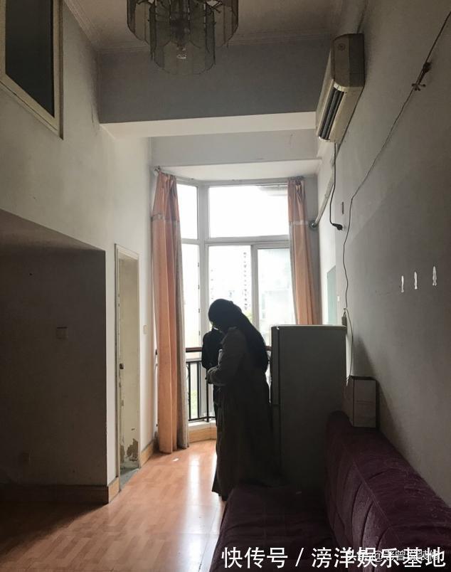 客厅|这是我见过空间利用到最极致的家，34㎡当两室一厅用，还带衣帽间