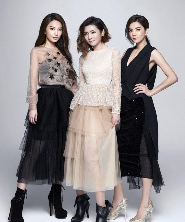 美丽新世界|华语第一女子天团出道三年推出50首歌,如今一人失声令粉丝痛心