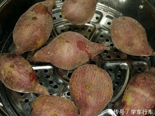 蒸红薯时,只会隔水蒸可不行!牢记4点,红薯软糯香甜,没水汽味!