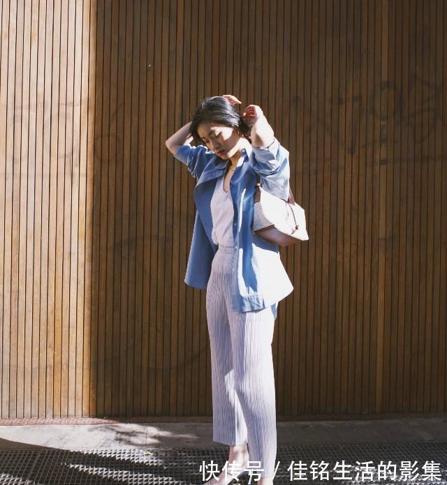 阔腿裤 今夏的“百褶裤”都流行这么穿也太洋气了!比阔腿裤显瘦又显高!