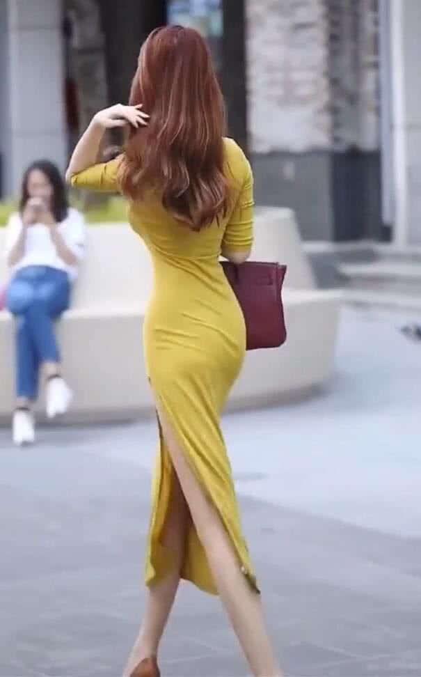 姐姐|时尚搭配开叉裙造型很别致,这姐姐扑面而来的高级感