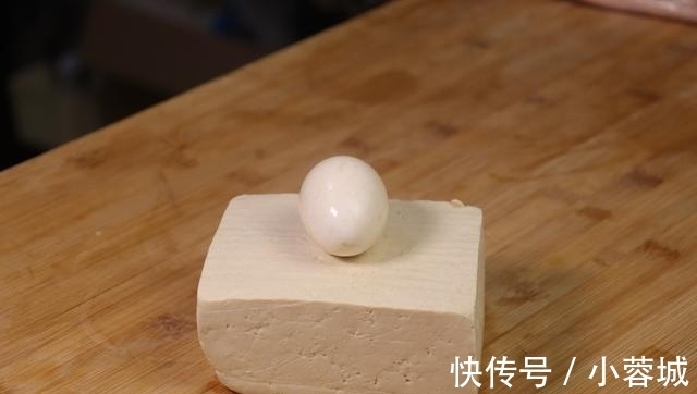 搅拌均匀|秋天要多吃豆腐，教你好吃的做法，鲜嫩美味，比大鱼大肉都好吃