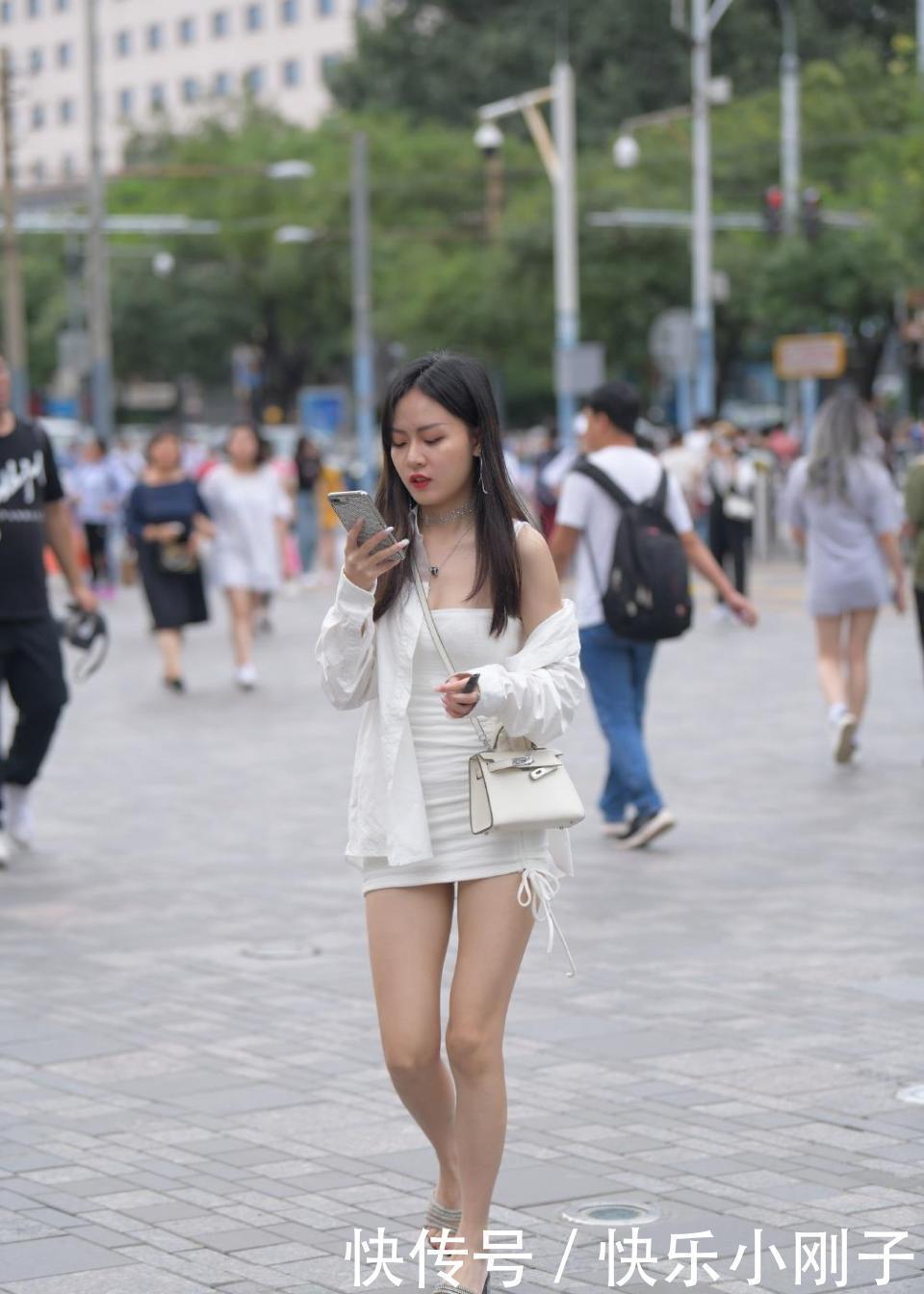 气质|从未见过如此美丽的女人!非常自信和微胖!有一种淑女的高贵气质