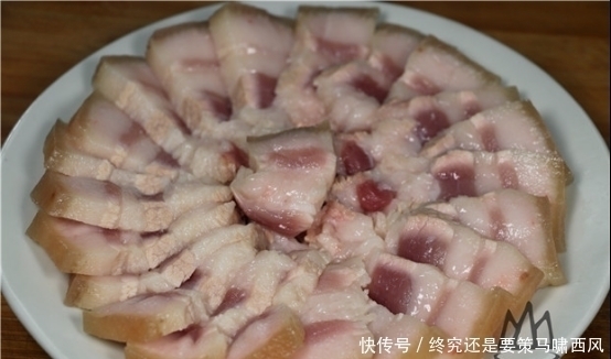 猪皮|把五花肉放锅里蒸一蒸,没想到这么香,我家一周吃5次,营养美味