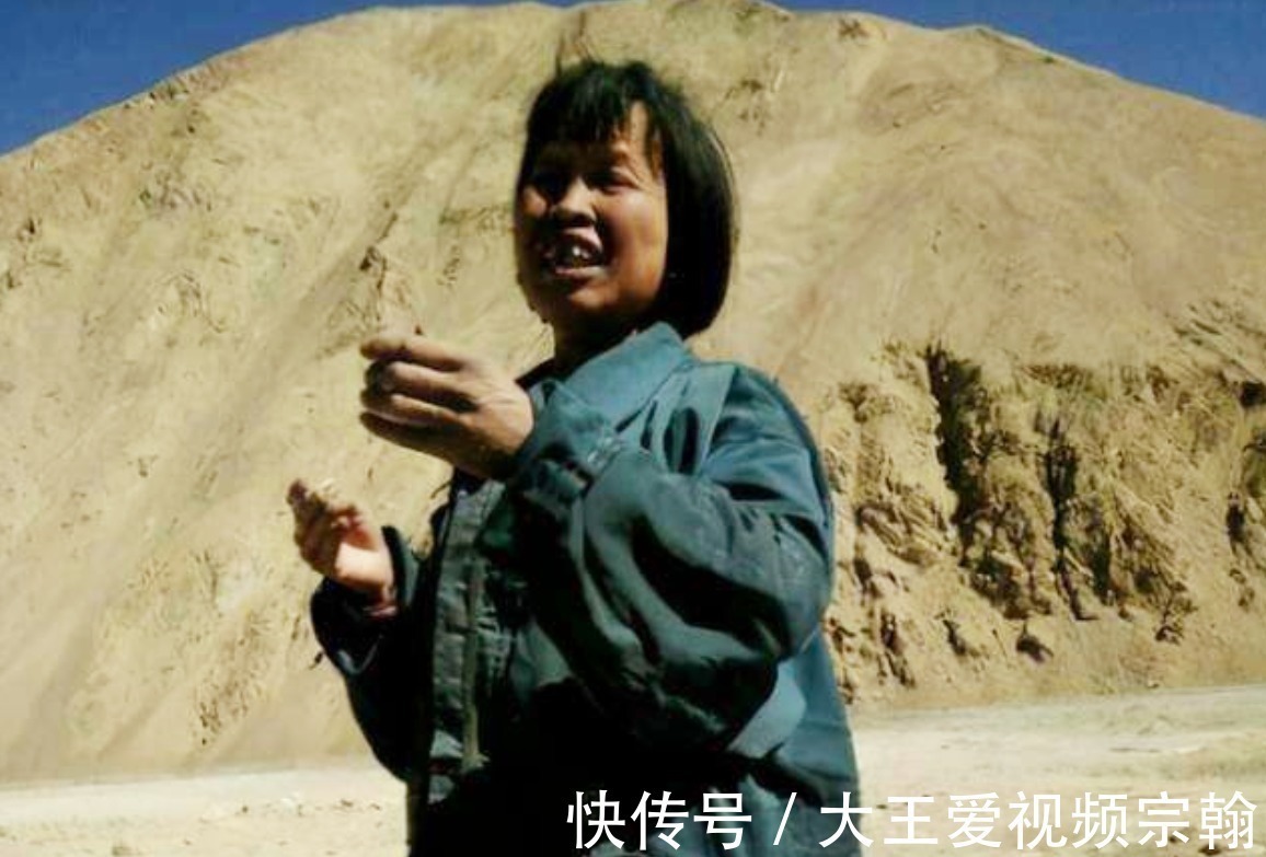 昆仑山脉!昆仑女神独守昆仑20年从女青年变乞丐,军车经过都要鸣笛致敬