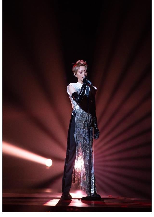 133天,6场公演,54个秀,这个节目更新了我的歌单