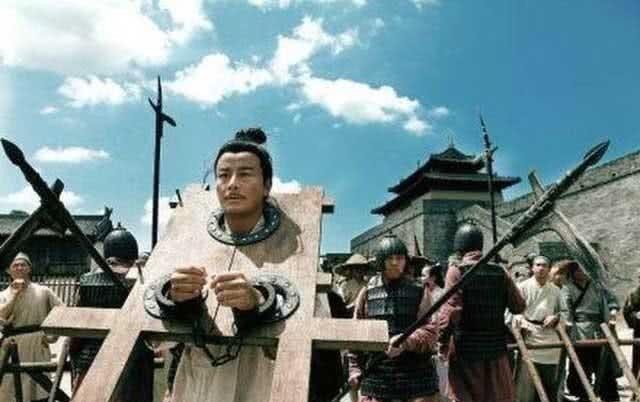  九族|古代罪臣被灭九族，为何亲人宁愿等死也不逃？族人：你逃一个试试