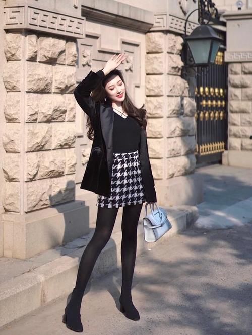 打底袜又美又撩，它的搭配指南在此，每一套都值得收藏！