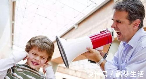 犯错|妈妈愤怒之中打了娃这个部位,第二天娃就起不来了,医生真无知