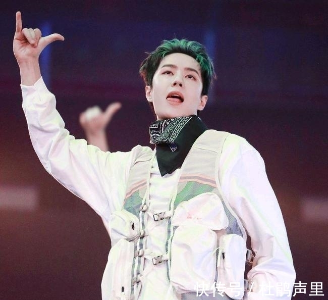 王一博|王炸來襲，真人秀《這就是街舞》男神王一博swag挑眉殺