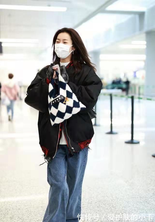 单品|超模品味不一般,刘雯基础款叠穿玩出新花样,简约又高级