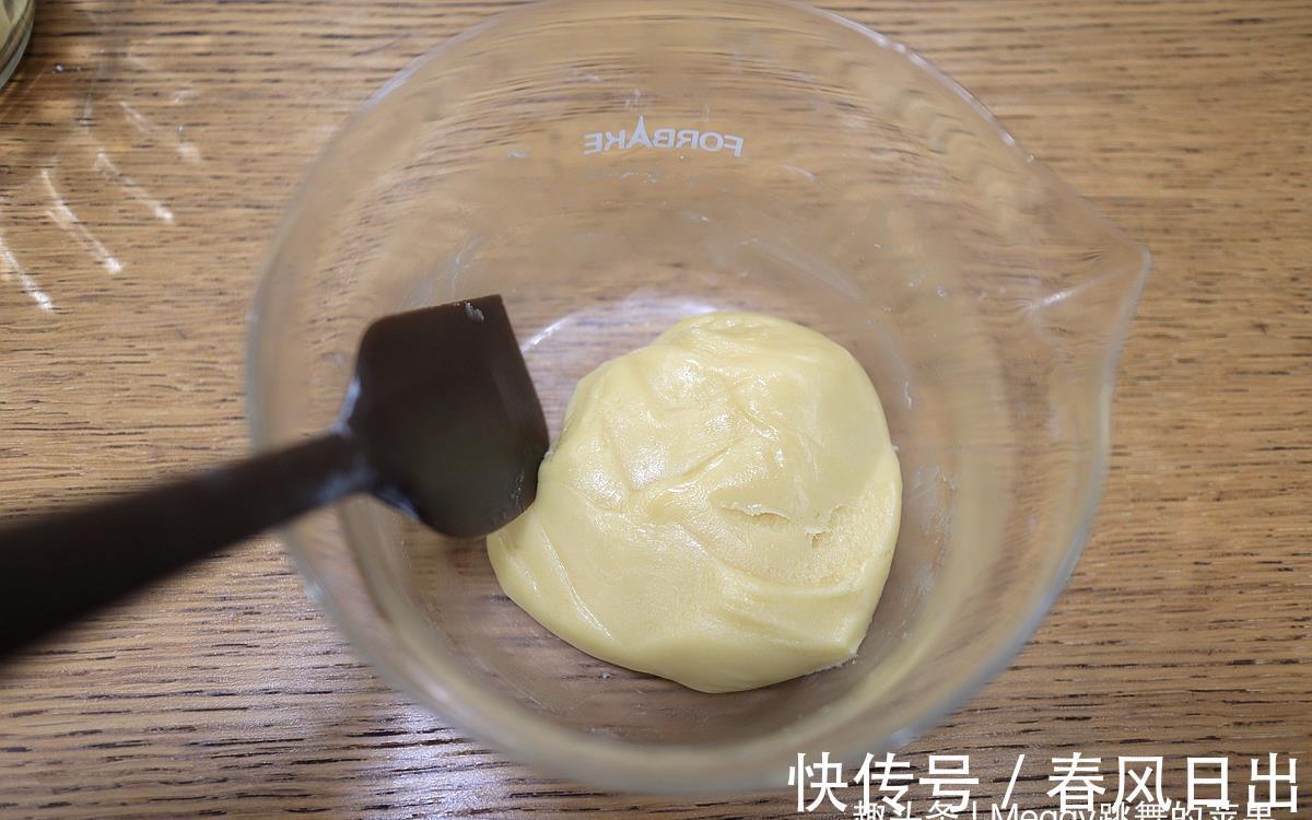 菠菜粉|100%凤梨月饼内外兼修,薄皮大馅真材实料,自食送人显手艺有面子