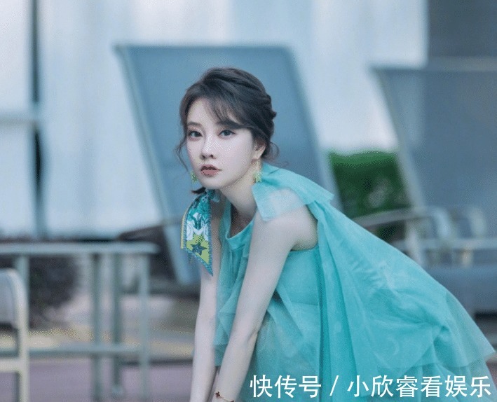 音乐综艺|冯提莫音乐综艺即将上线，东方明珠大屏应援，真的很有排面