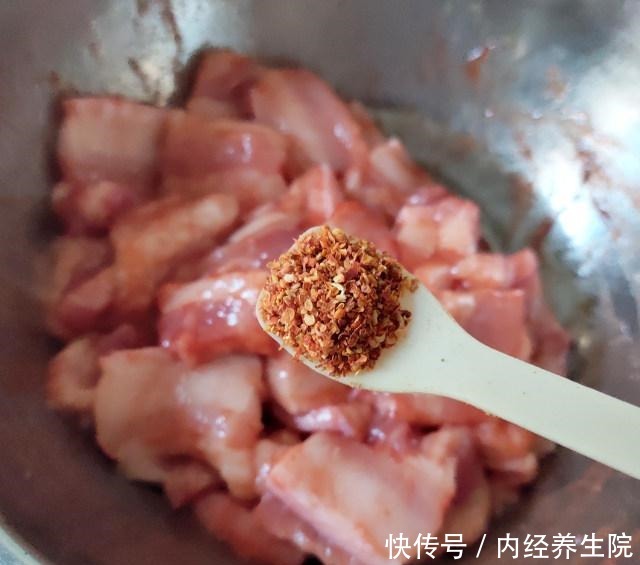 空气炸锅烤蜜汁五花肉，厚切的五花肉，吃得过瘾