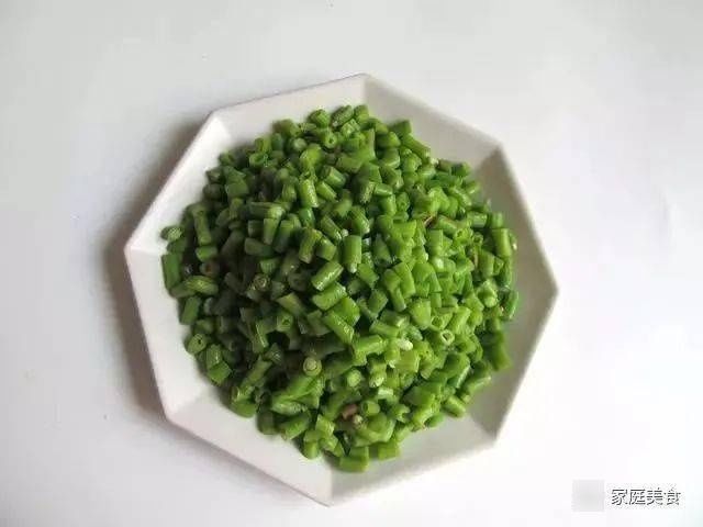  肉末豆角，清脆酸爽，开胃又解馋！