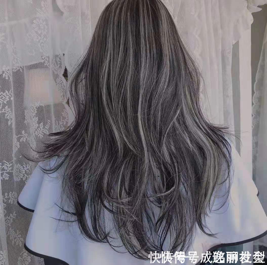 头发|还在为白发多而发愁?这些网红却专门染花白发,的确很潮的感觉