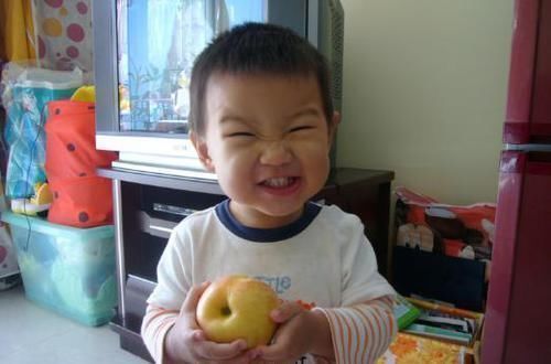 添加剂|8岁男童患胃癌，原因是这个孩子们最爱的食物，宝妈要留心了