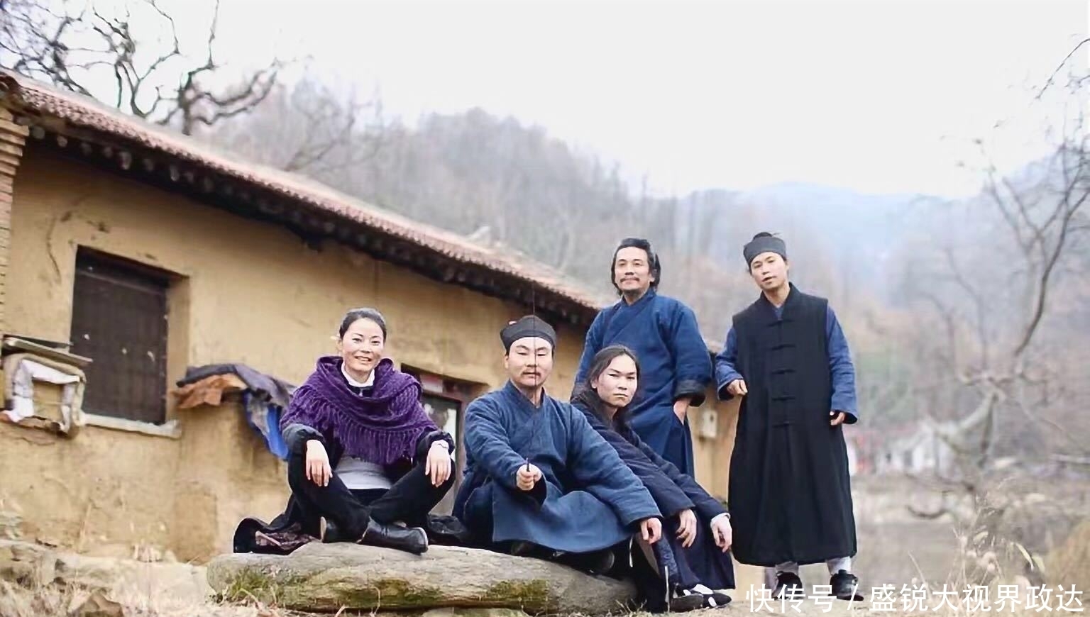 终南山“隐士”人数超5000,茅草房租金猛涨,不少人无奈还俗