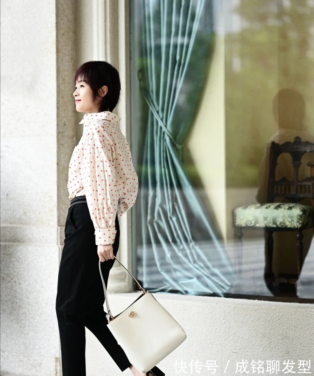 裤装|50+穿搭博主圈粉无数,穿衣搭配超好看,时尚果然与年纪长相无关