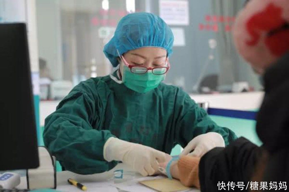 胎儿|女子怀孕5个月被辞退，老板：久站影响胎儿，如何协调工作与生活