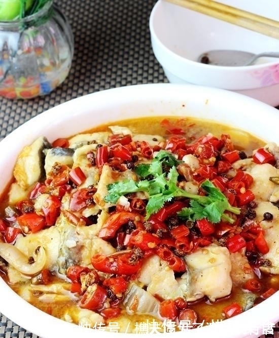 酸菜鱼|酸菜鱼新做法，好吃到爆，八成正宗，二成创新，没有一点土腥味！