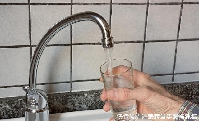 母乳喂养|三岁以下的婴幼儿,家长需要多加注意,铅中毒危害很大