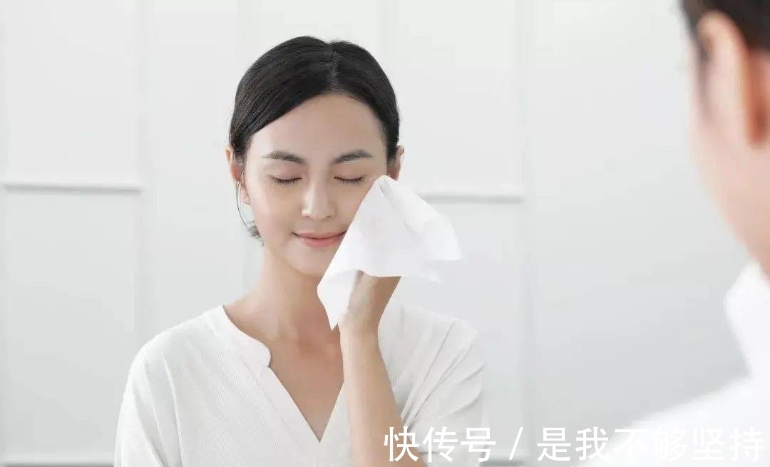 护肤品 女人不管多大,洗脸后要懂得“3不要”,不然再贵的护肤品也白用