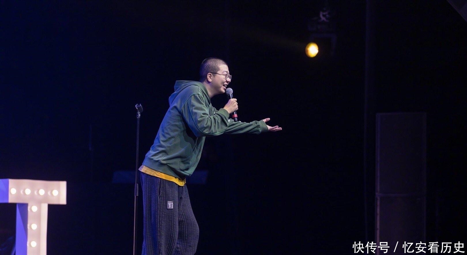口红|男明星代言彩妆成时尚？画眼影涂口红争议不断，被品牌青睐是为何