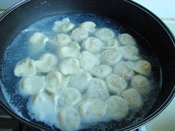 年夜饭包饺子，猪肉牛肉比不上这肉，好吃还营养，吃完暖洋洋