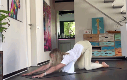 双手|一套在家就能练的女性减压瑜伽序列,练完超级舒服