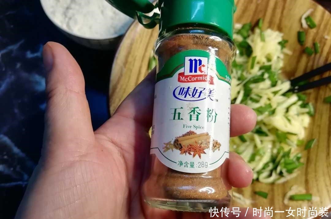 土豆丝饼，只要刷牙洗脸的时间，便能成就早餐