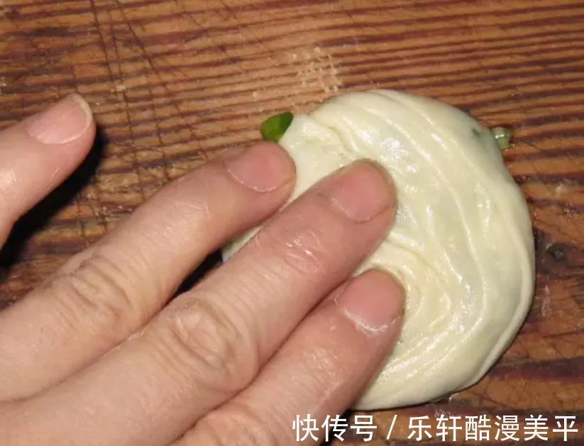 葱油饼|自制葱油饼酥香美味,轻松掌握