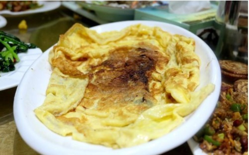 µ½É½¶«µÄµÚÒ»²Í£¬Ç×ÓÑÈÈÇéÕдý£¬¼å±ý³Ôµ½³Å£¬»¹Óм¸¸ö²Ë²»ÖªµÀÃû