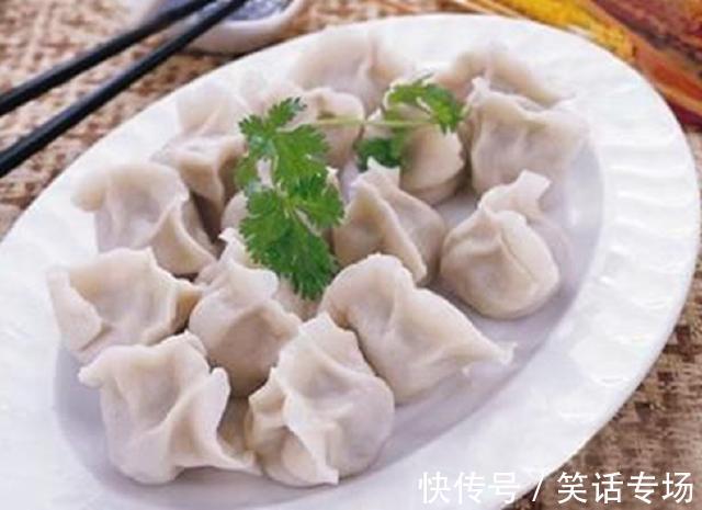 拌饺子馅时,别只会加水,多加这“一味”饺子吃起来更加鲜嫩