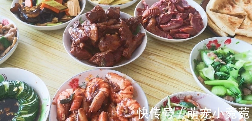 毛血旺|请客时说点几个硬菜，到底什么是硬菜？你眼中的硬菜是什么样子的？