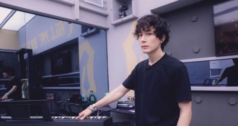 《披荆斩棘的哥哥》:陈小春提应采儿秒怂,观众感叹戚薇的快乐