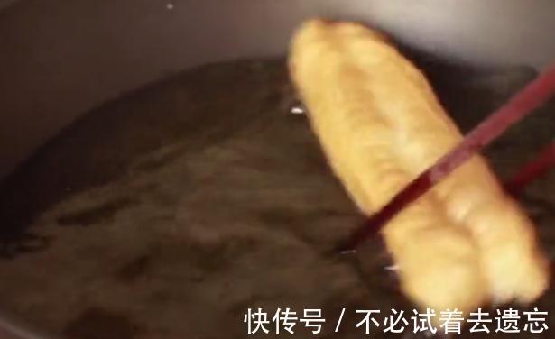 味精|3种东西孩子再喜欢也别给他们吃!严重影响智力发育,还长不高