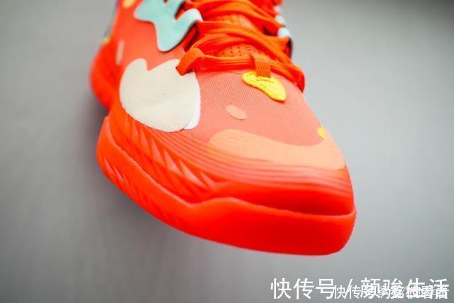ren当之无愧的旗舰款!哈登5代能成为下一款划时代的战靴吗
