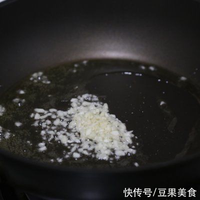 胡萝卜丁|#一勺葱伴侣，成就招牌美味#肉酱意面