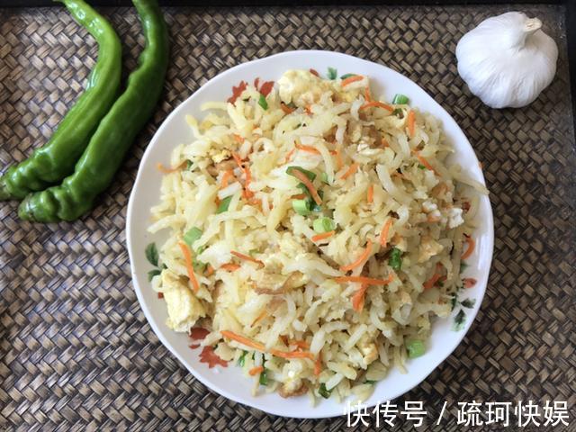 做法|秋天就馋土豆这个做法,当饭又当菜,儿子出锅吃了2碗