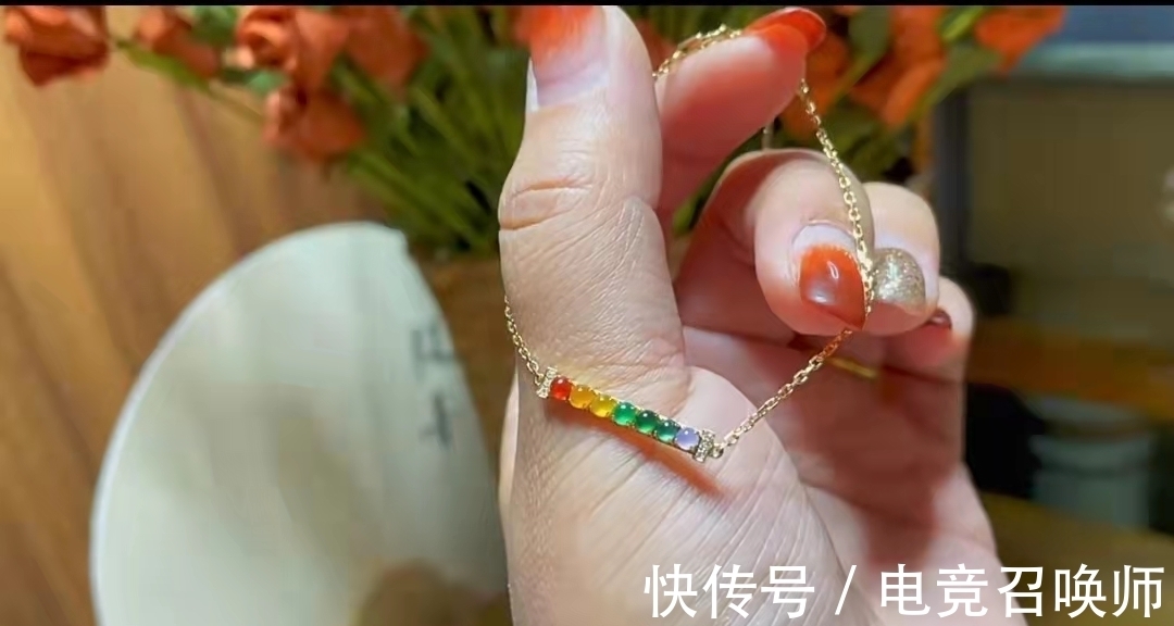 拼凑#七彩翡翠难寻,把颜色拼凑起来的彩虹色泽简直绝了,减龄又显年轻