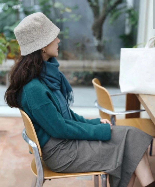 下半身|针织衫搭这3种下装,显瘦显高又有气质,冬天让你美出新高度!