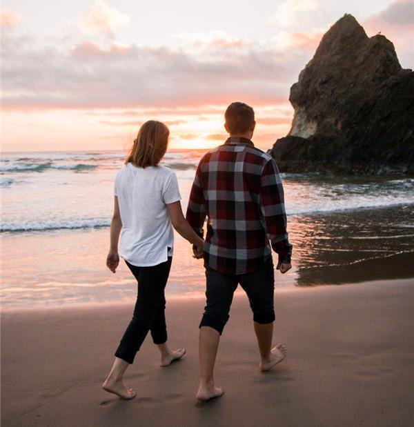 赚钱|我那个长年“啃老”的弟弟,终于在父母去世之后,吃尽了苦头