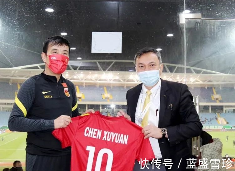 下课|国足乘包机返回国内,李霄鹏暂无下课之忧,叙利亚足协举动引热议!