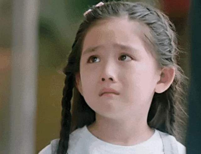 女儿|12岁女儿把家里的万元电视砸了,不满家长批评教育,孩子火气真大