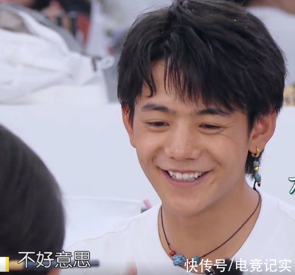 节目|《中餐厅》下期预告，赵丽颖帮黄晓明干活，丁真被迫与姐姐们聊天