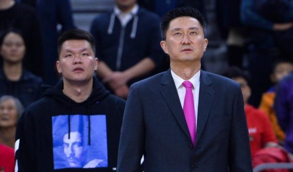 老东家|太不厚道!CBA第一外援公开炮轰老东家,杜锋朱芳雨要忍无可忍了